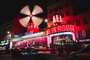 Moulin_Rouge_Paris